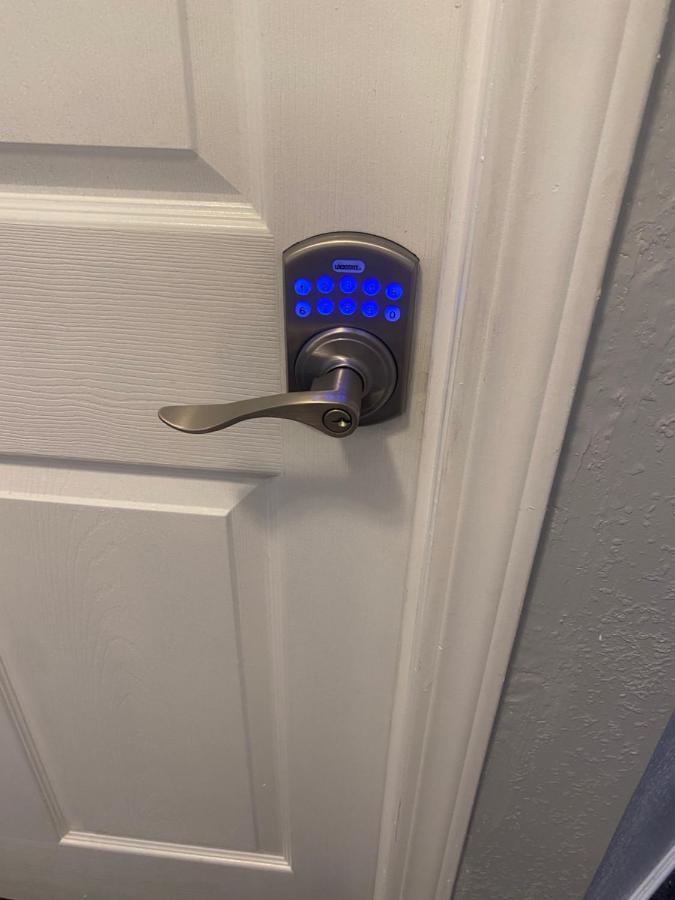 Private Room In Los Angeles With Ac, Strong Wifi, Smart Tv, Work Desk Near Sofi Stadium Екстериор снимка