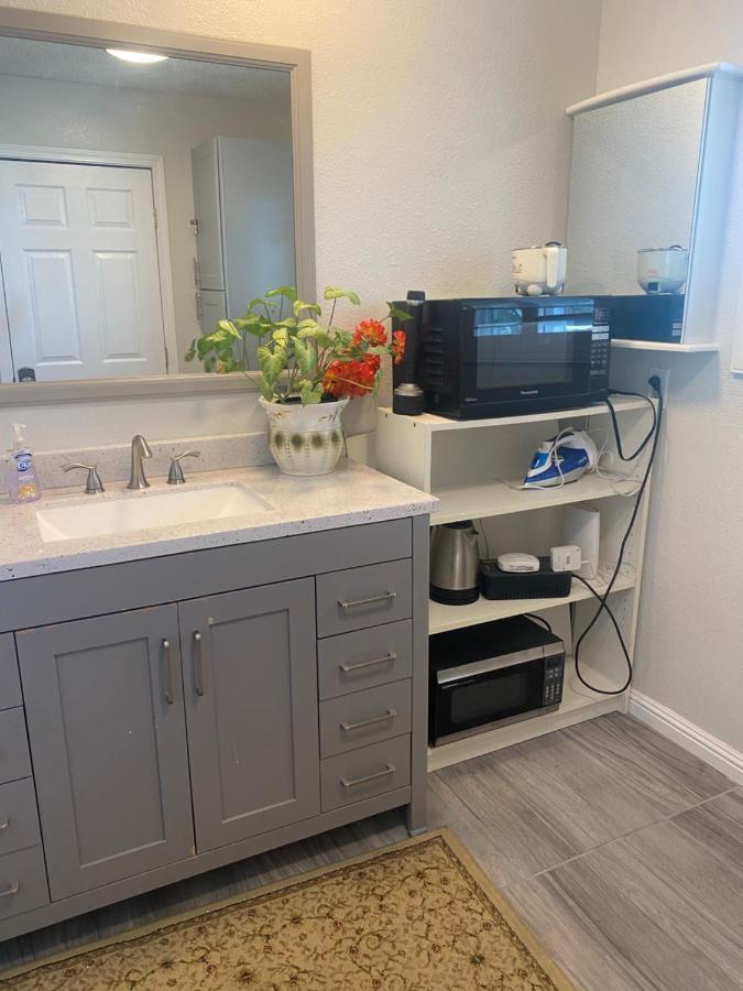 Private Room In Los Angeles With Ac, Strong Wifi, Smart Tv, Work Desk Near Sofi Stadium Екстериор снимка