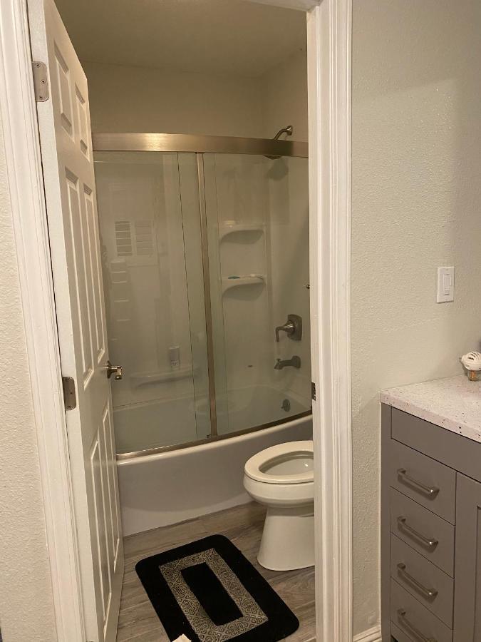 Private Room In Los Angeles With Ac, Strong Wifi, Smart Tv, Work Desk Near Sofi Stadium Екстериор снимка