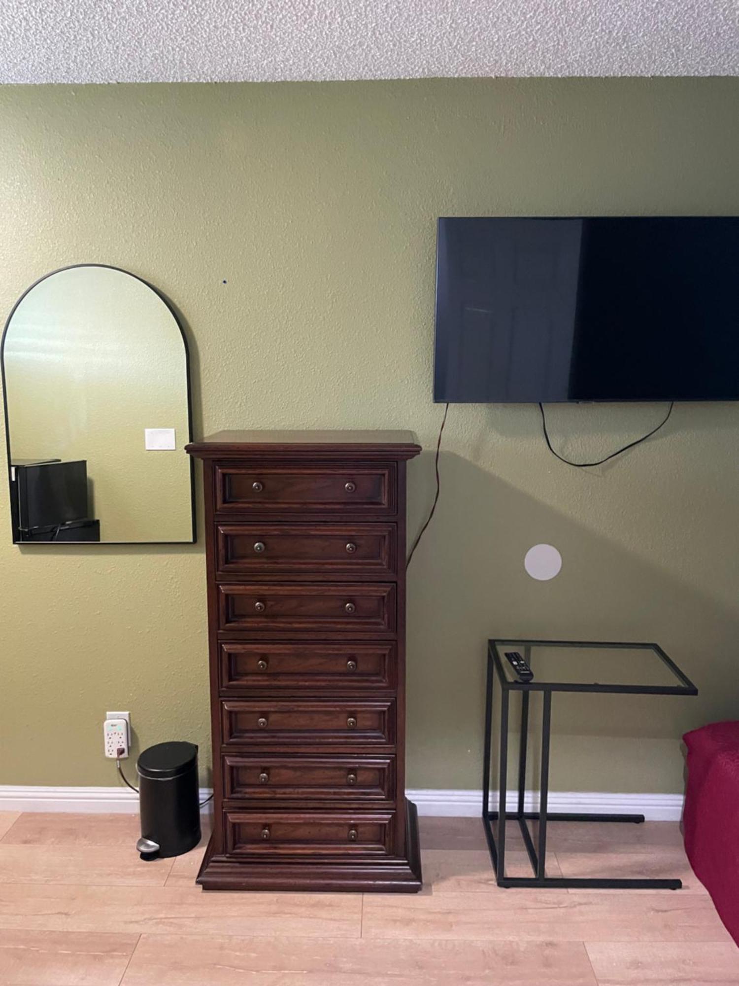 Private Room In Los Angeles With Ac, Strong Wifi, Smart Tv, Work Desk Near Sofi Stadium Екстериор снимка