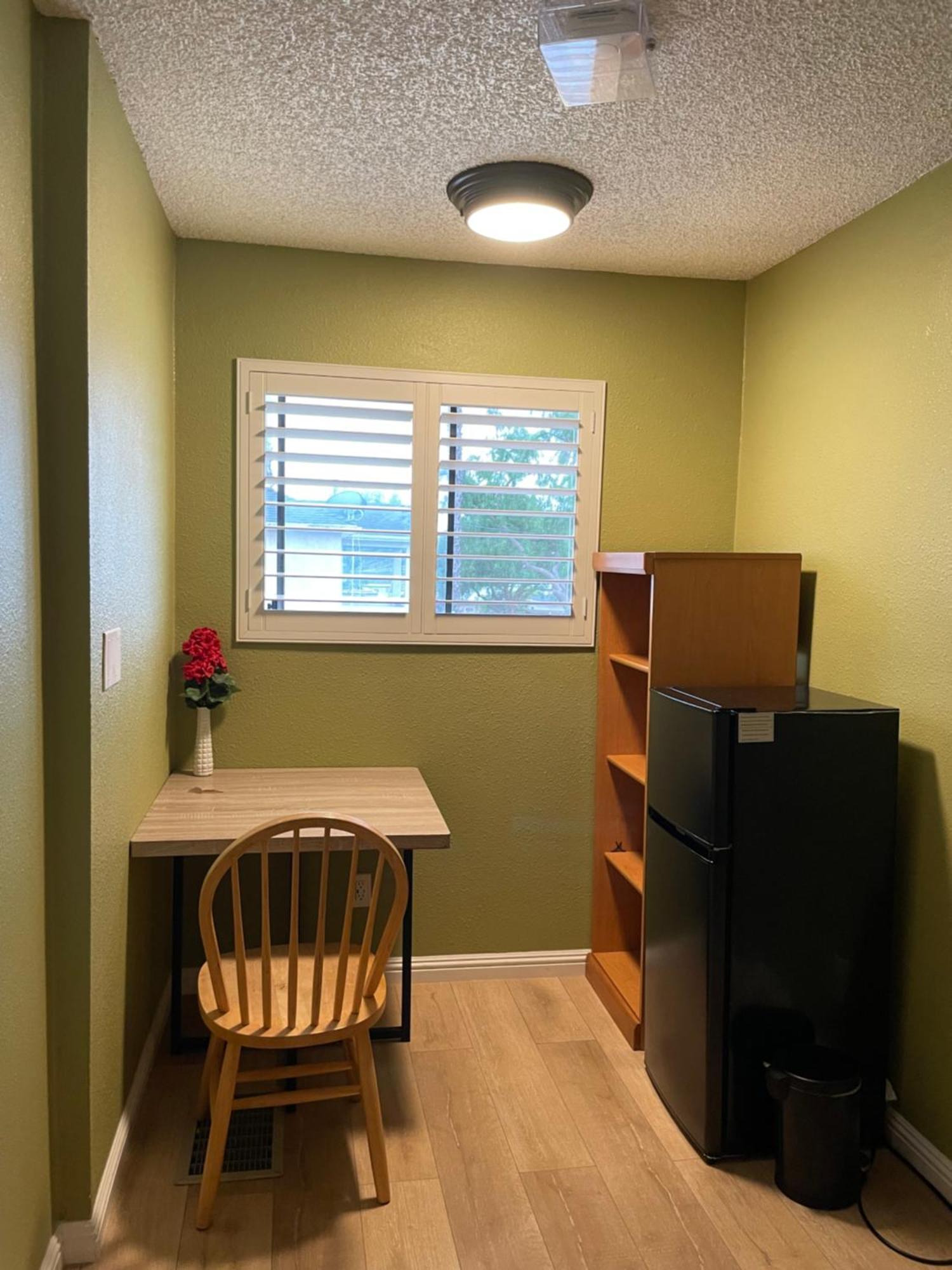 Private Room In Los Angeles With Ac, Strong Wifi, Smart Tv, Work Desk Near Sofi Stadium Екстериор снимка